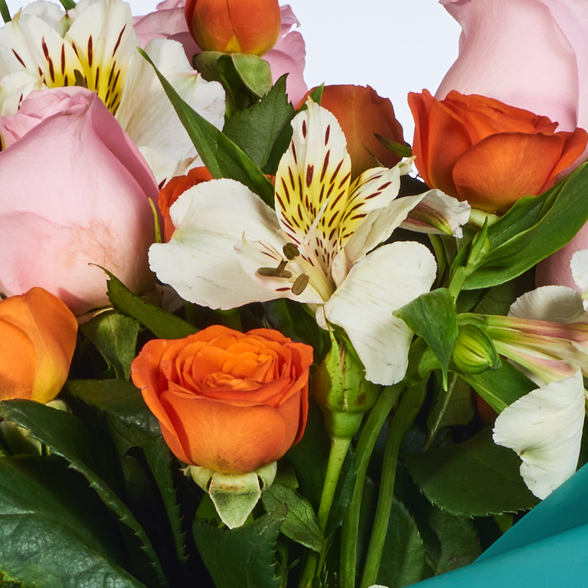 Ramo De Rosas Y Mini Rosas