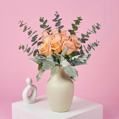 Florero De Cristal Con Tono De Rosas Únicas