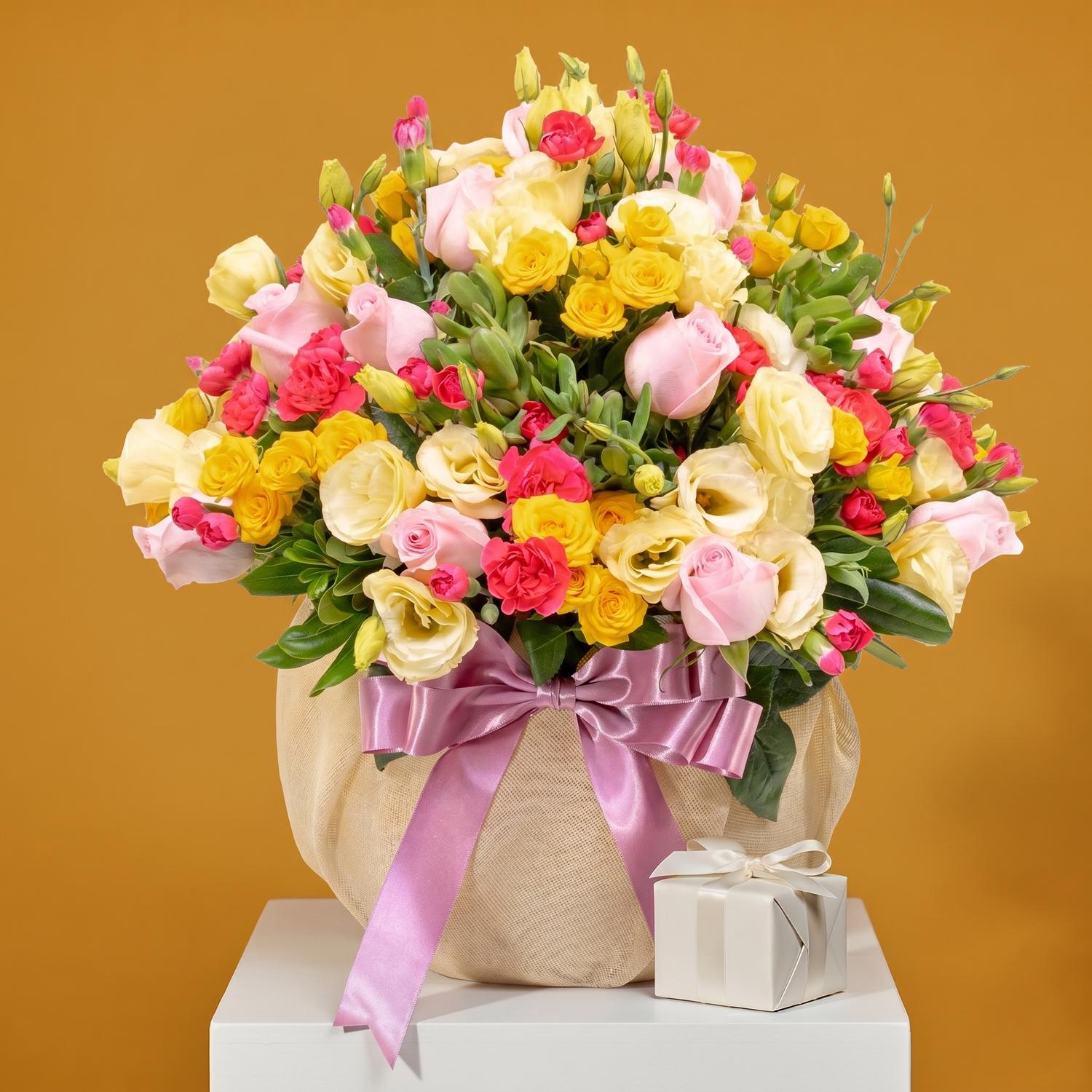 Flores en tonos suaves y cálidos
