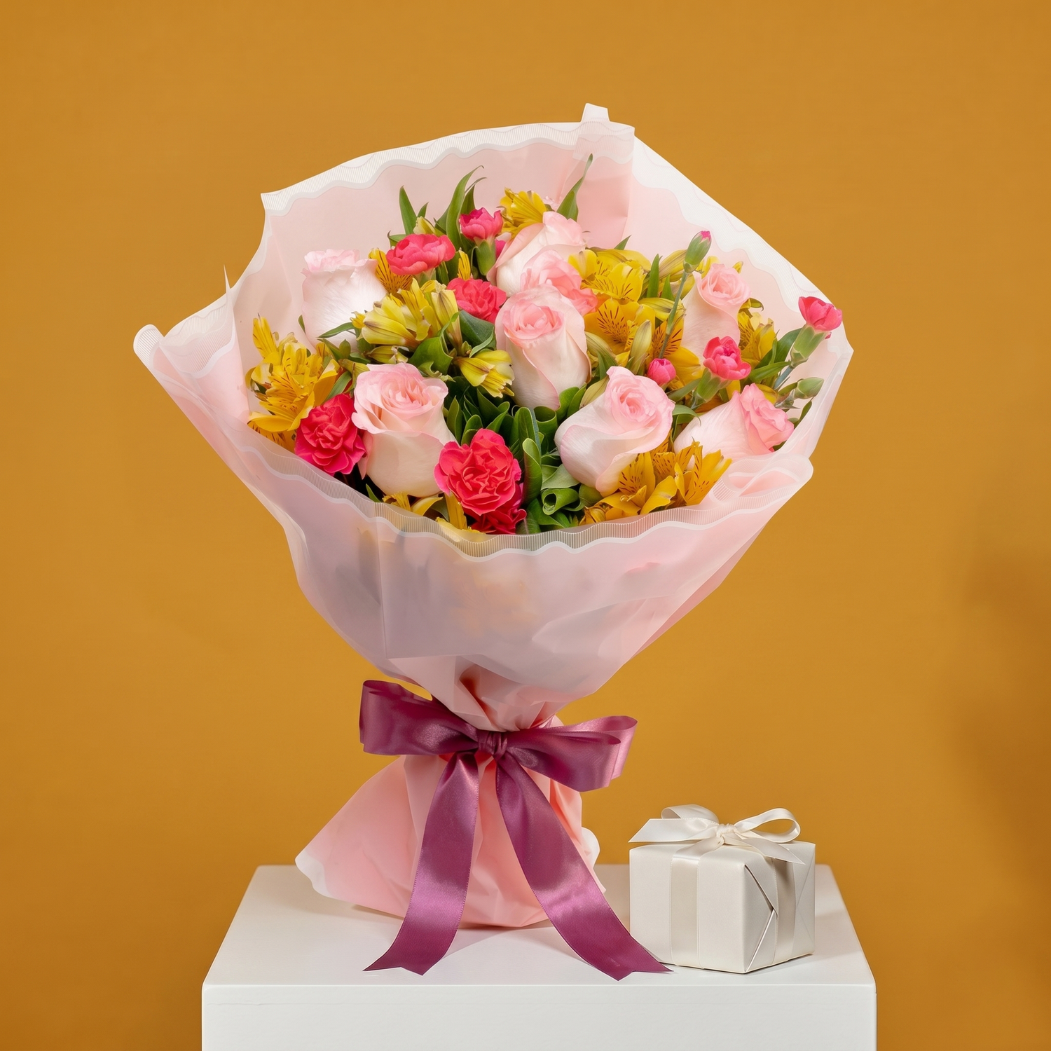 Ramo de rosas y clavelina