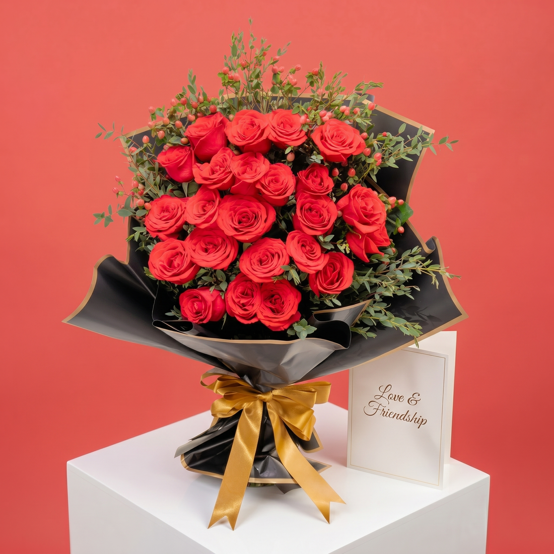 Ramo de rosas y eucalipto
